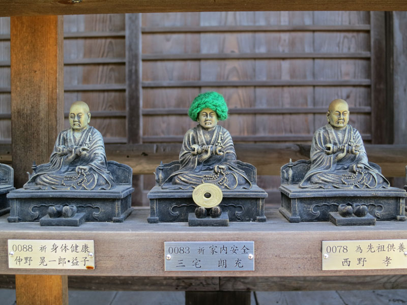 Miyajima-2017-daishoin-statues